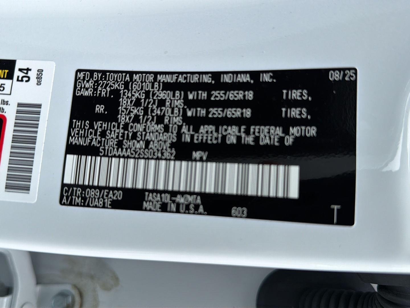 Used 2025 Wind Chill Pearl Toyota XLE image 42