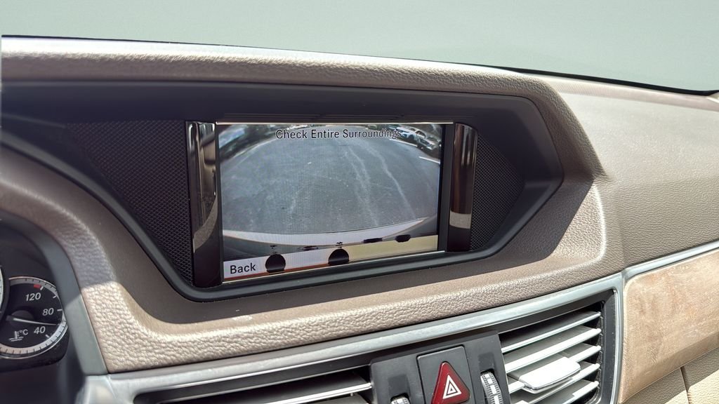 Used 2010  Mercedes-Benz E 350 image 18