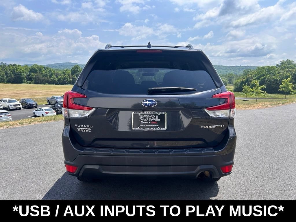Used 2019 Gray Subaru Premium image 7