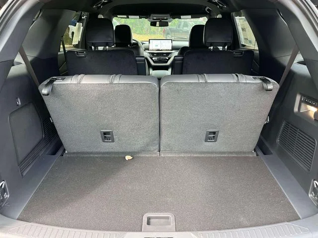 New 2026 Agate Black Metallic Ford Tremor® image 18