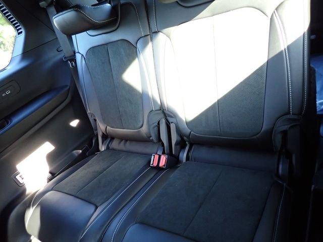New 2025 Velvet Red Pearl-Coat Exterior Paint Jeep Altitude X image 14