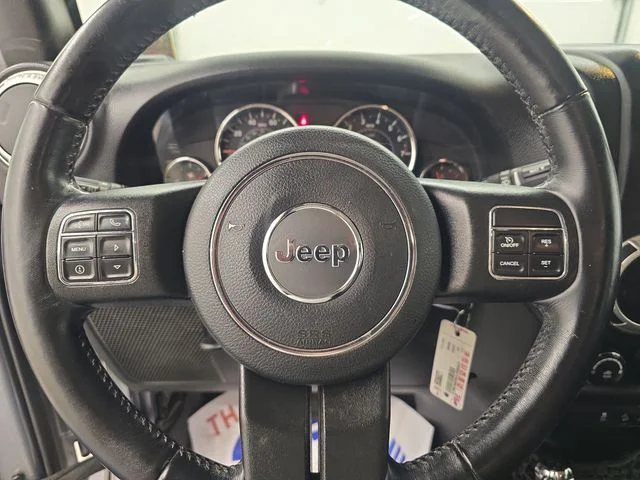 Used 2018 Billet Silver Metallic Clearcoat Jeep Unlimited Sahara image 27