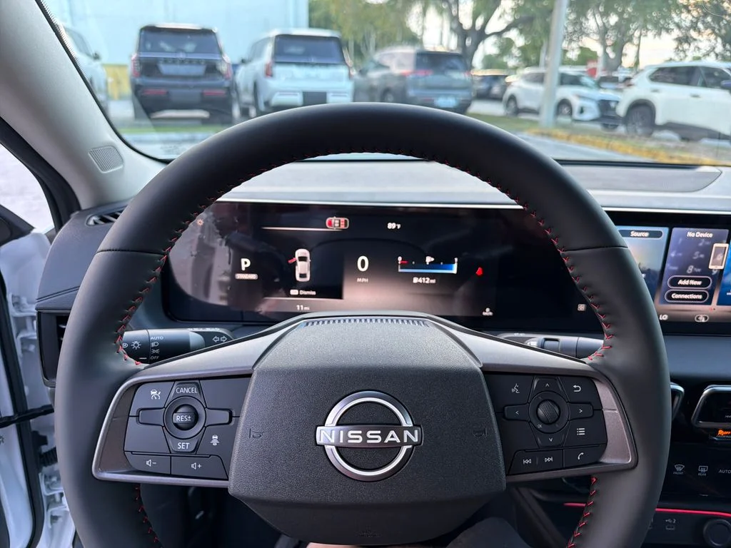 New 2026 Aspen White TriCoat / Super Black Two-tone Nissan SR image 19