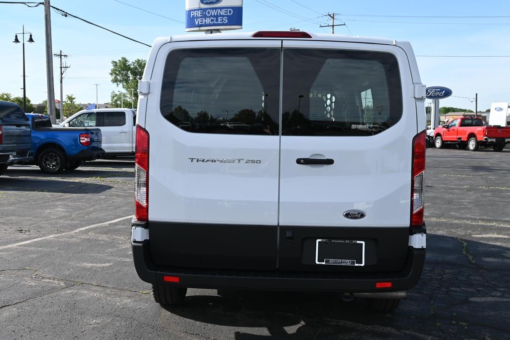 Used 2025 Oxford White Ford Base image 10