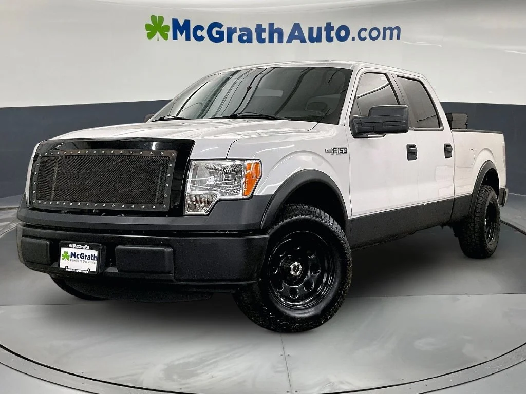 Used 2013 White Ford XL image 2