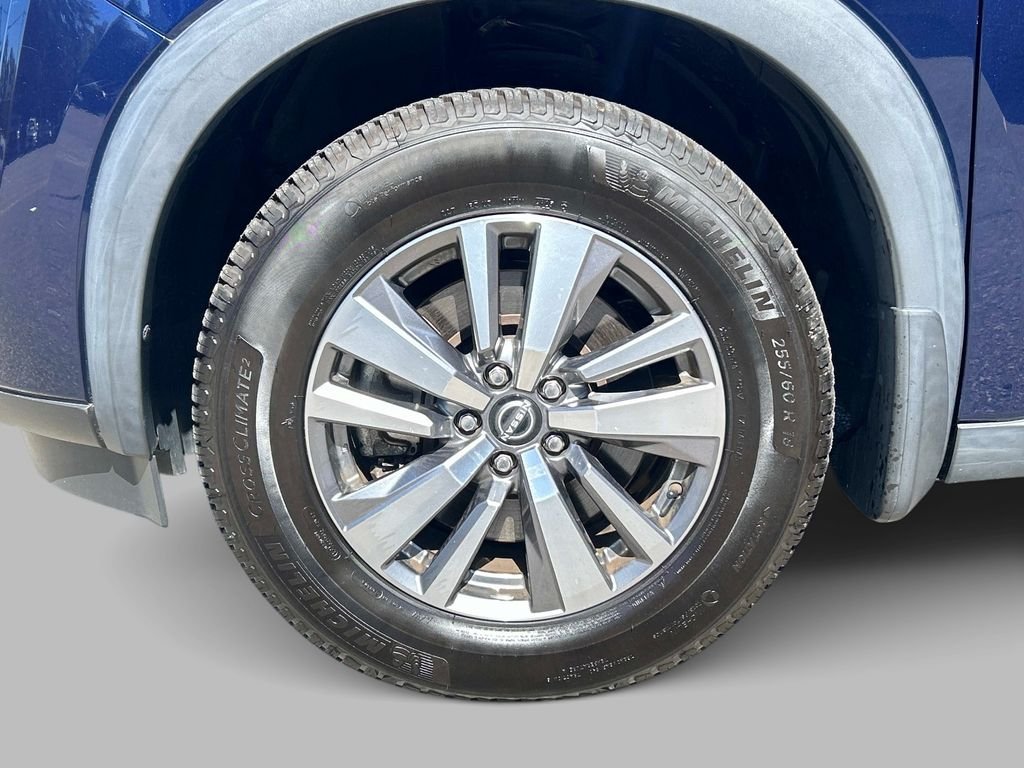 Used 2022 Blue Nissan SL image 9