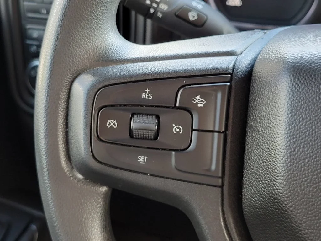 Used 2025 Slate Gray Metallic Chevrolet Custom image 28