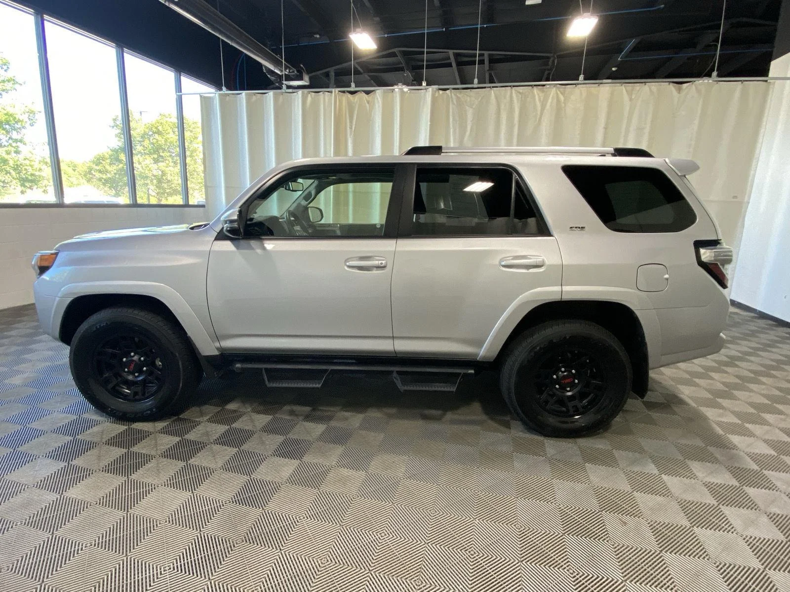 Used 2021 Classic Silver Metallic Toyota  image 4