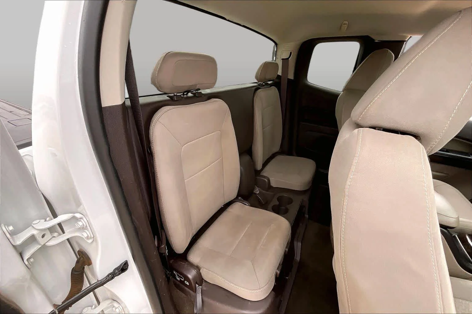 Used 2016 Summit White GMC 2WD SLE image 18