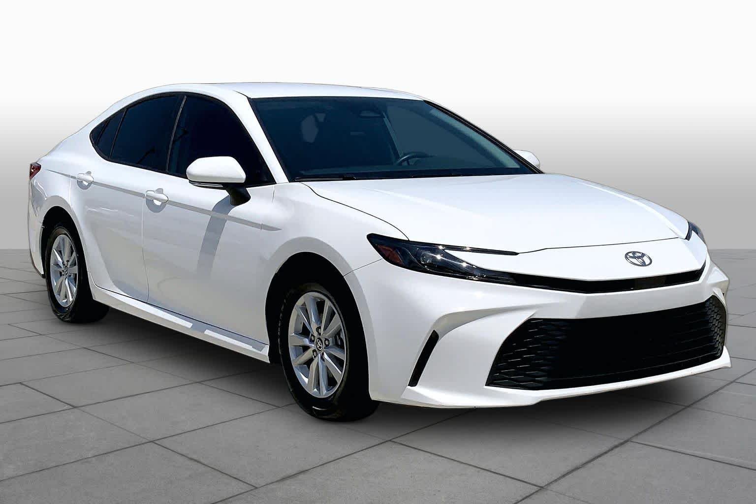 Used 2025 Ice Cap Toyota LE image 5