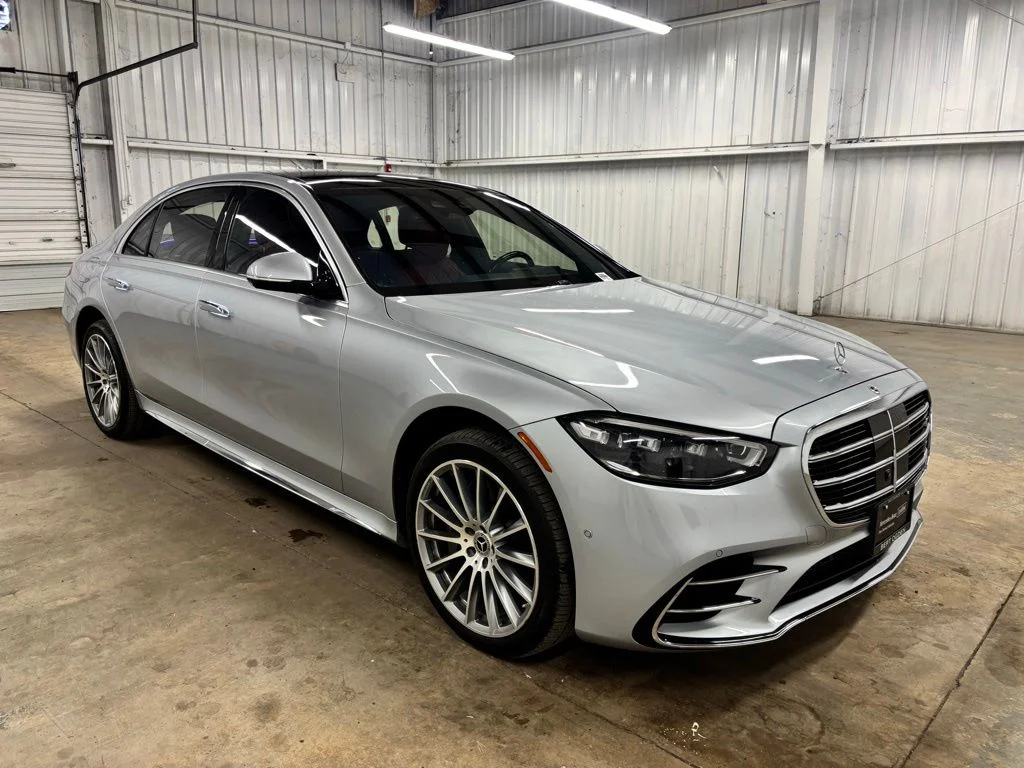 Used 2023 Silver Mercedes-Benz S 580 image 2