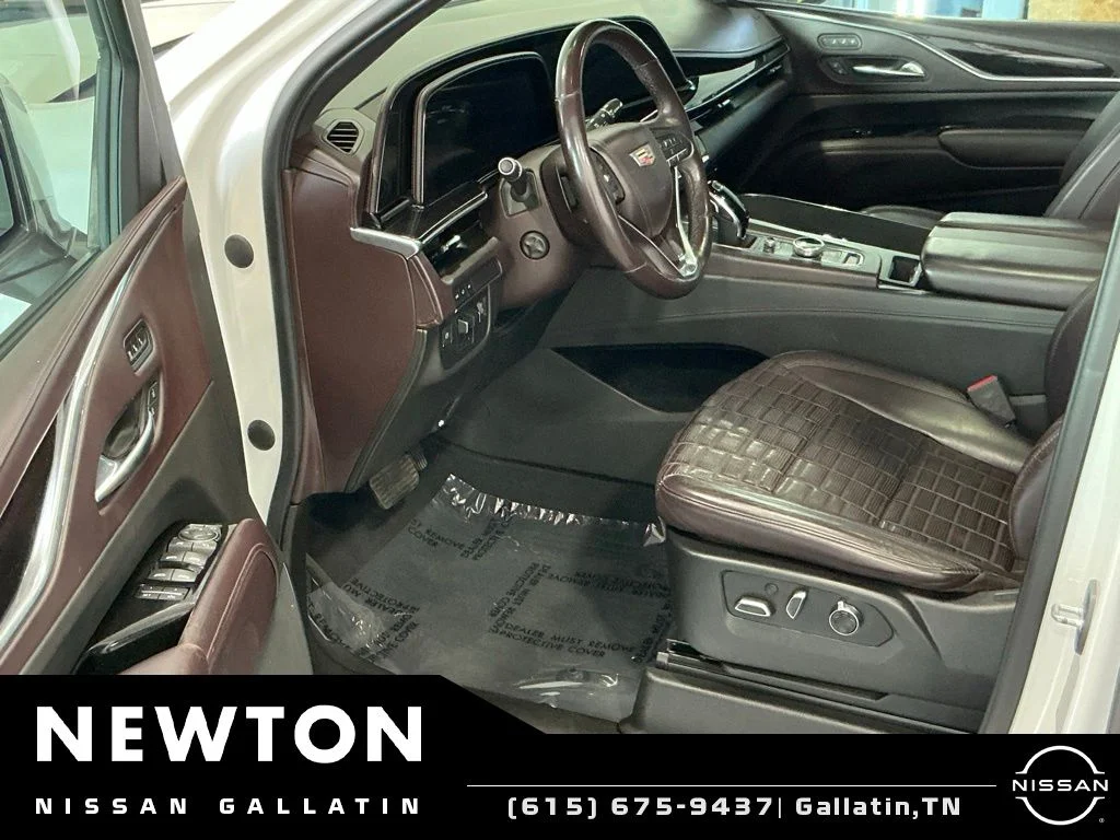 Used 2021 Crystal White Tricoat Cadillac Sport Platinum image 3