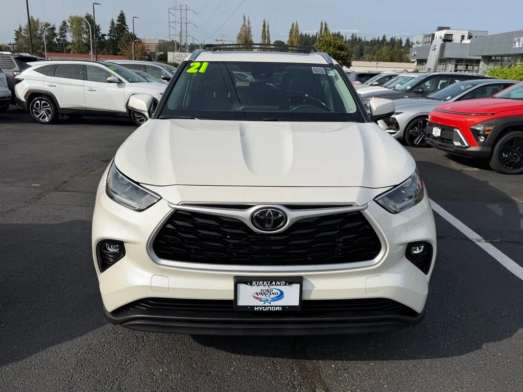 Used 2021 Blizzard Pearl Toyota XLE image 5