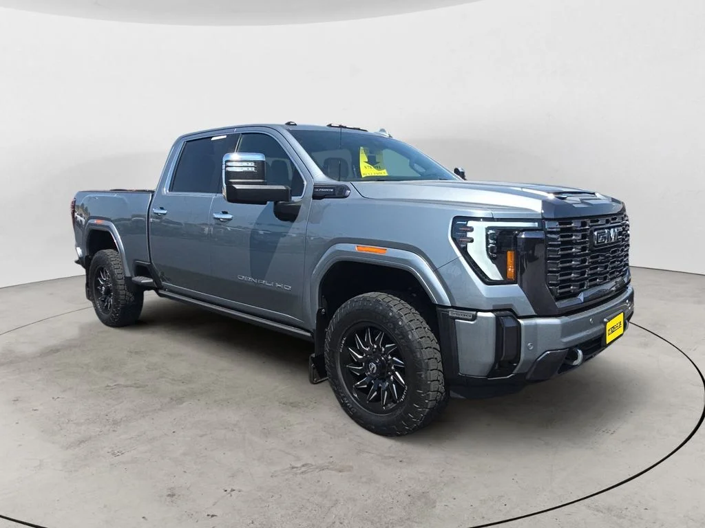 Used 2024 Silver GMC Denali Ultimate image 3
