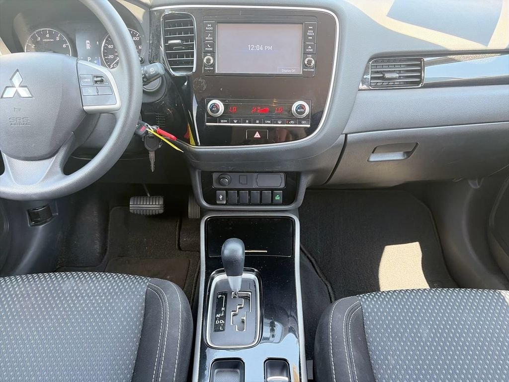 Used 2020  Mitsubishi ES image 11