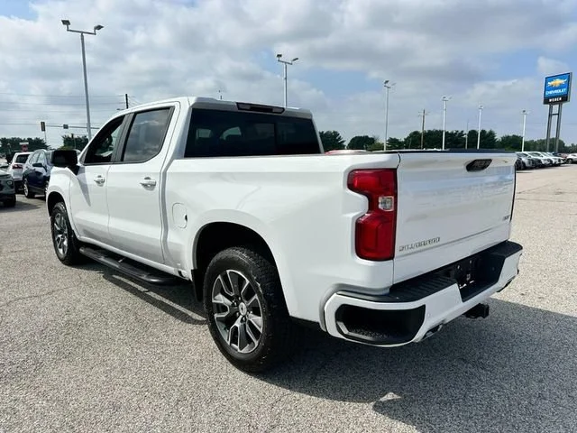 Used 2024 Summit White Chevrolet RST image 3
