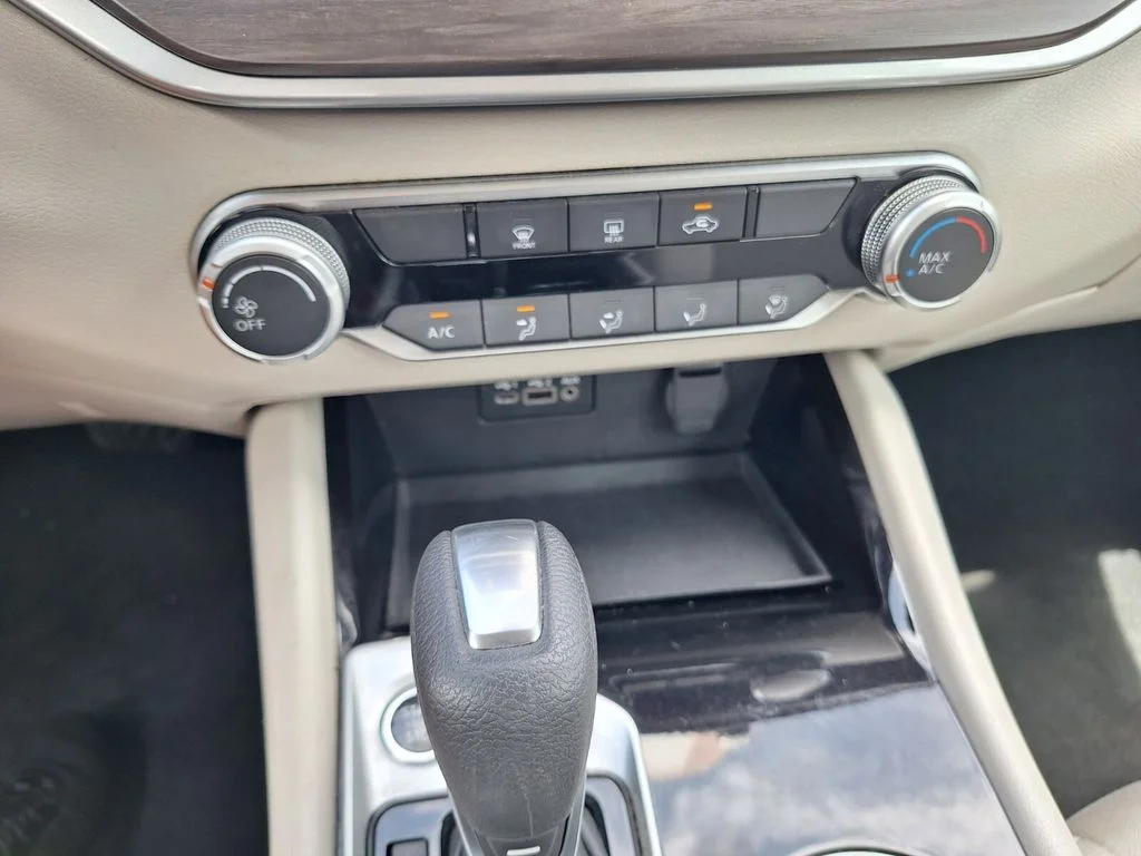 Used 2024 White Nissan 2.5 SV image 15
