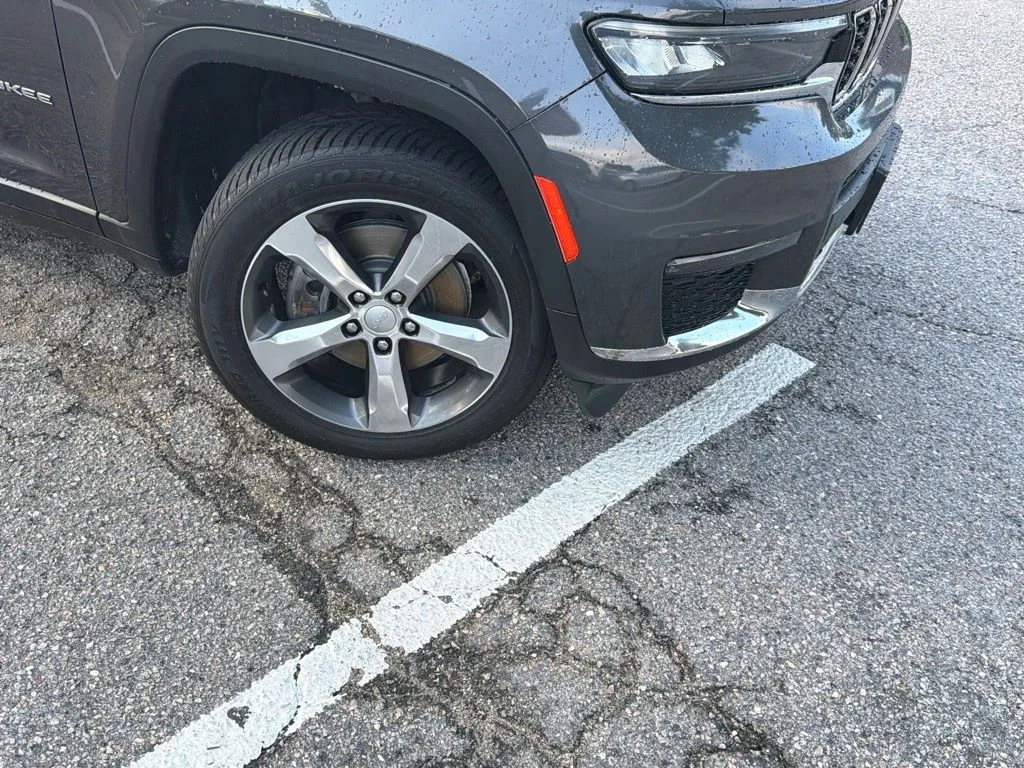 Used 2021 Gray Jeep Limited image 7