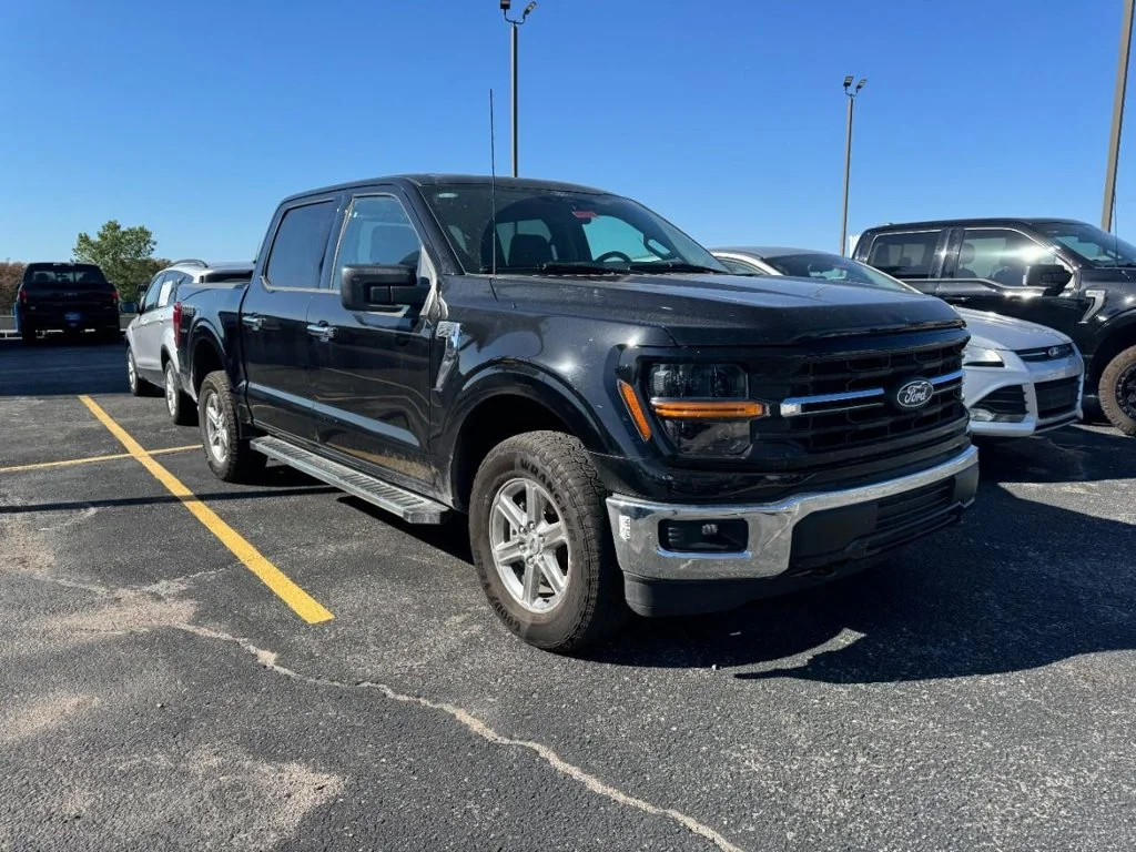 Used 2025 Agate Black Metallic Ford XLT image 2