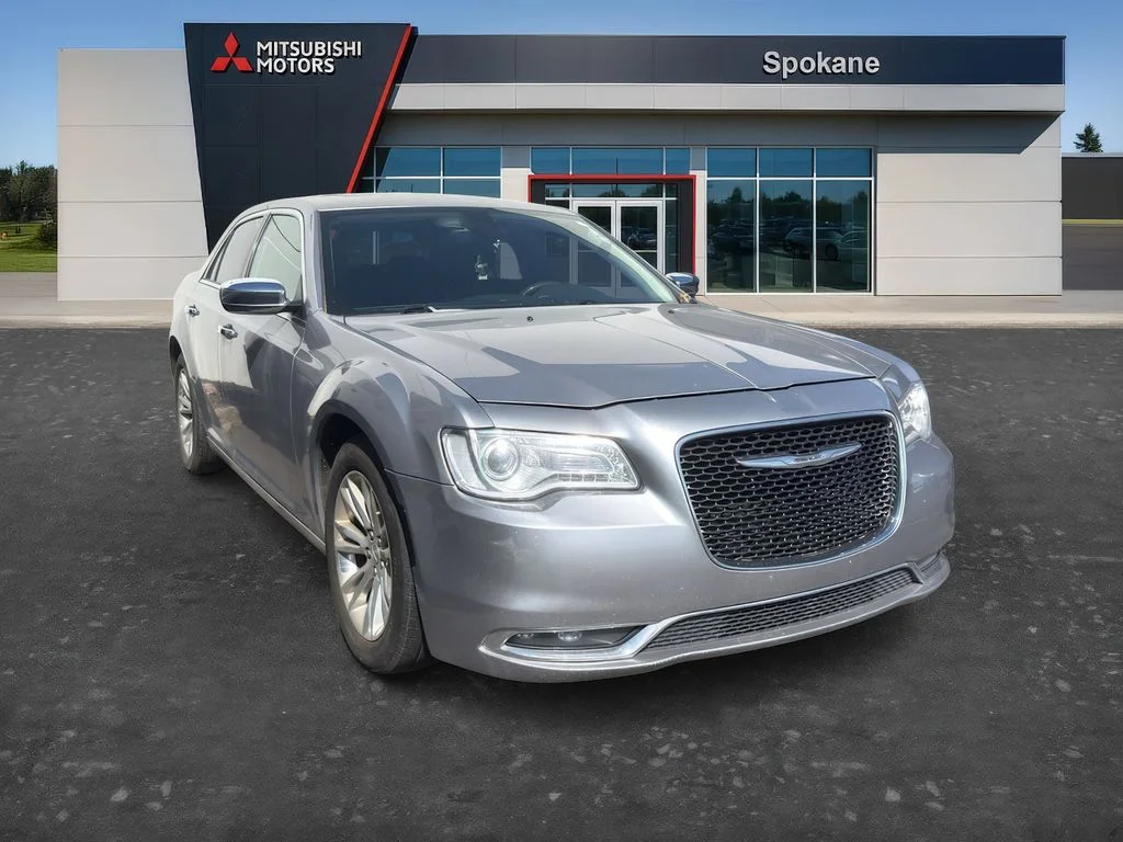 2016 Chrysler 300 C's photo