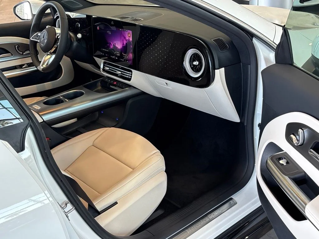 Used 2027 White Mercedes-Benz 220 Hybrid image 21