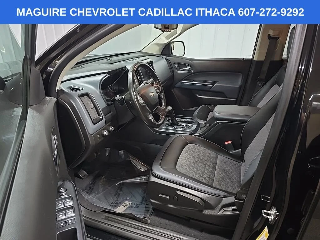 Used 2019 BLACK Chevrolet 4WD Z71 image 28