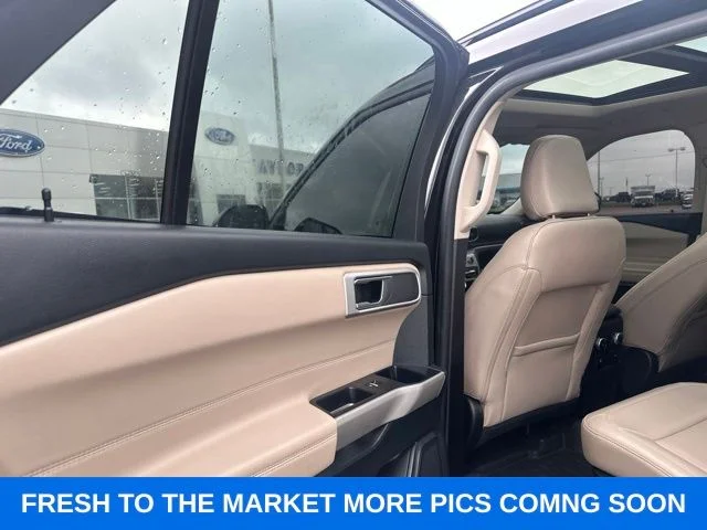 Used 2022 Agate Black Metallic Ford XLT image 24
