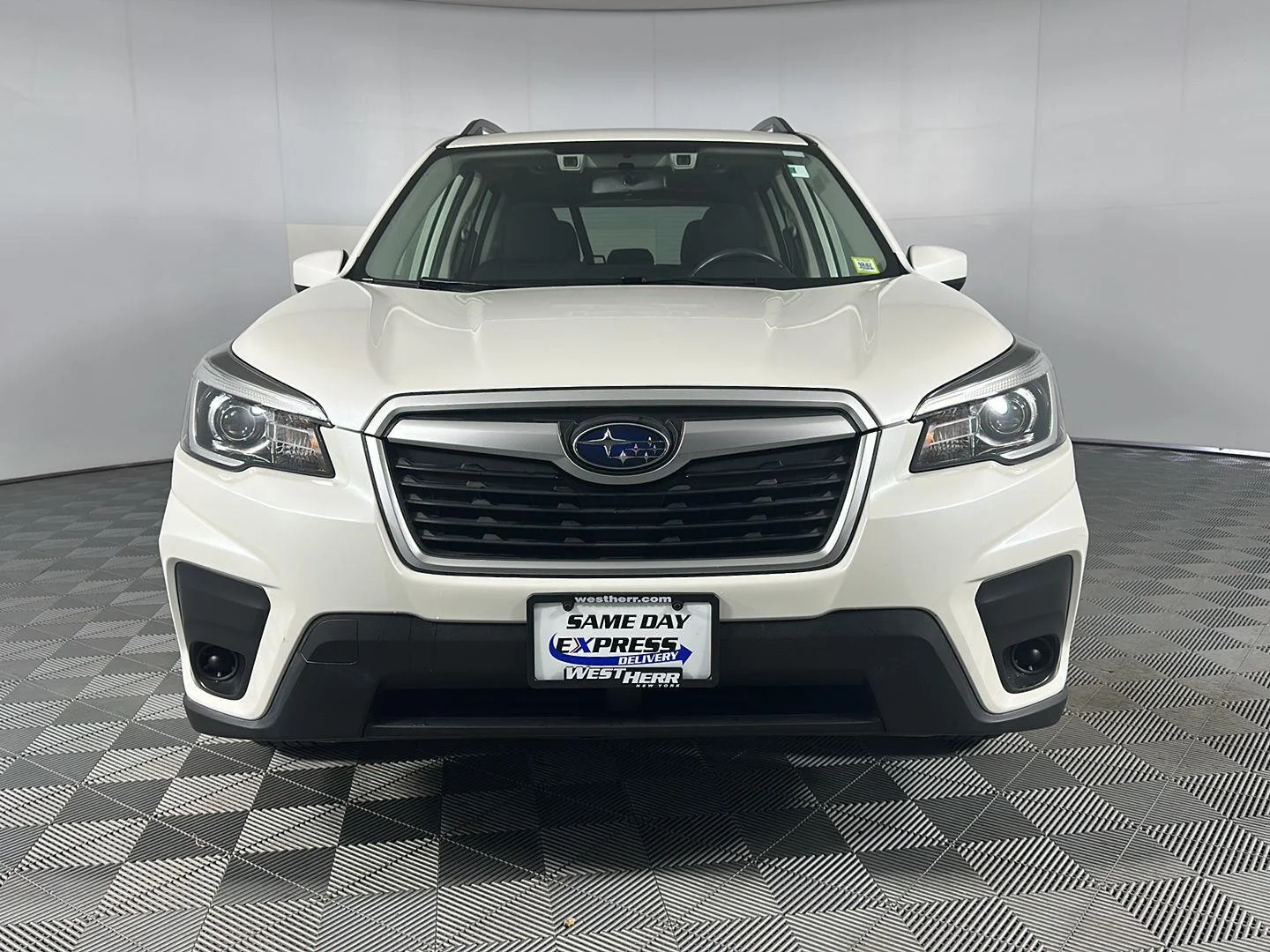 Used 2020 Crystal White Pearl Subaru Premium image 2