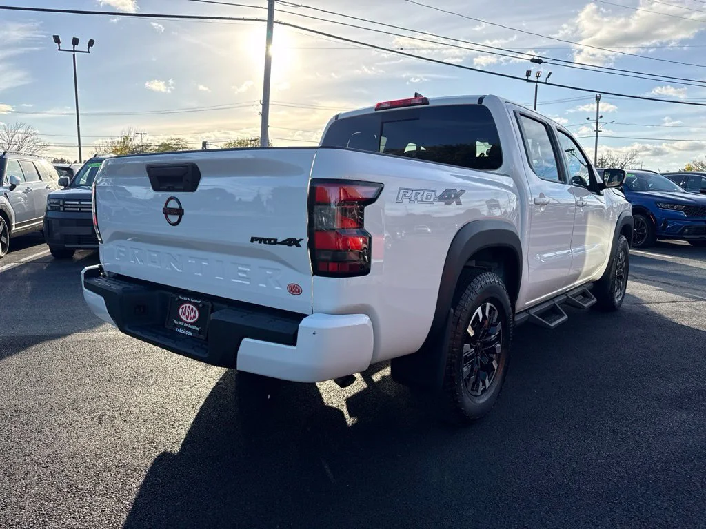 Used 2024 White Nissan PRO-4X image 5