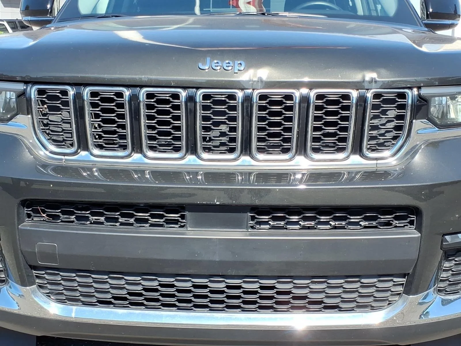 Used 2021 Rocky Mountain Pearlcoat Jeep Limited image 16