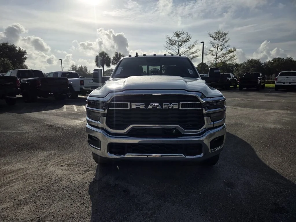 New 2026 Bright White Clear-Coat Exterior Paint RAM Tradesman image 3