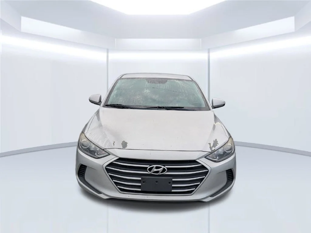 Used 2018 Silver Hyundai SEL image 5