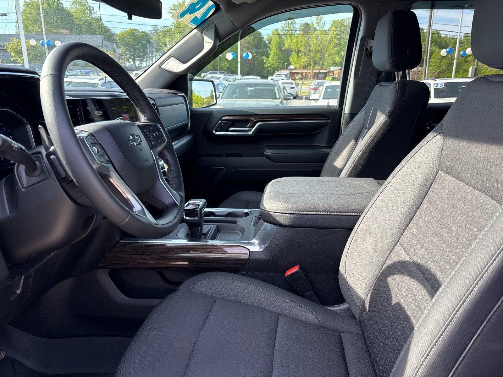 Used 2024 Summit White Chevrolet RST image 15