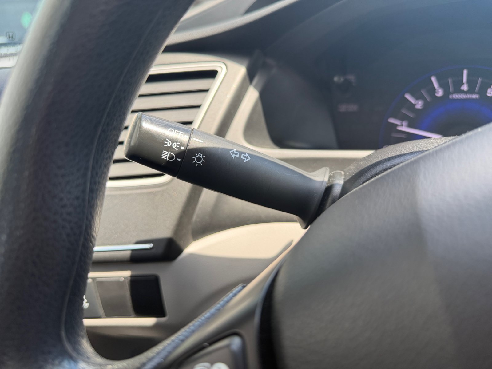 Used 2015 Silver Honda LX image 13