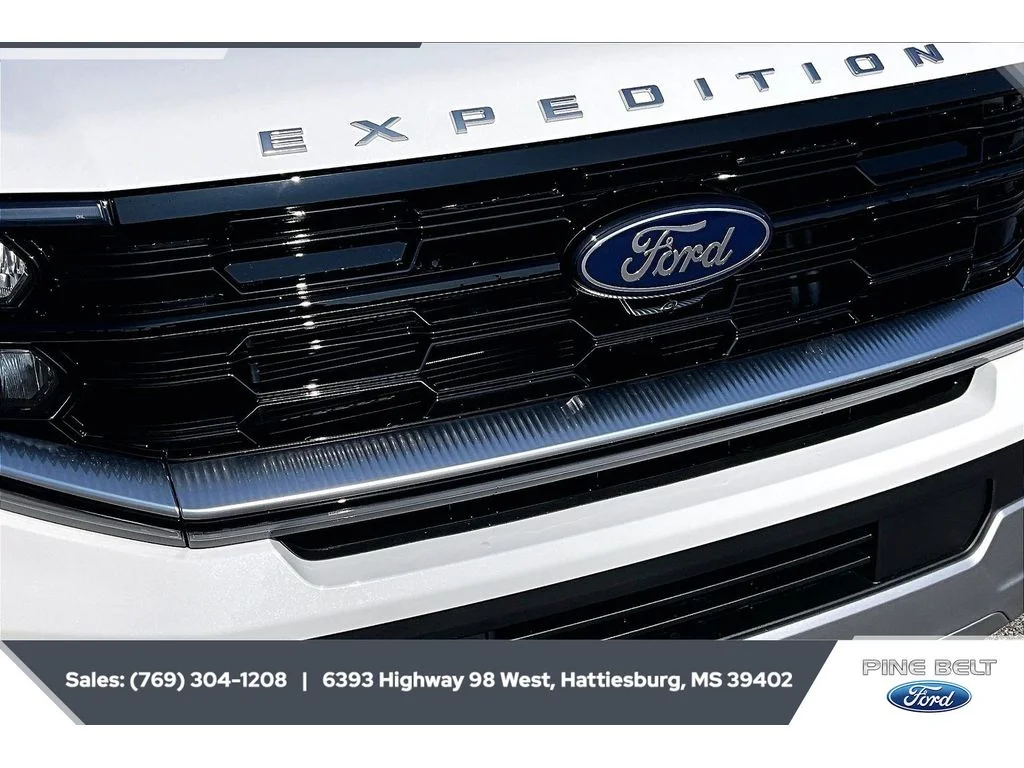 New 2026 Star White Metallic Tri-Coat Ford MAX Platinum® image 22