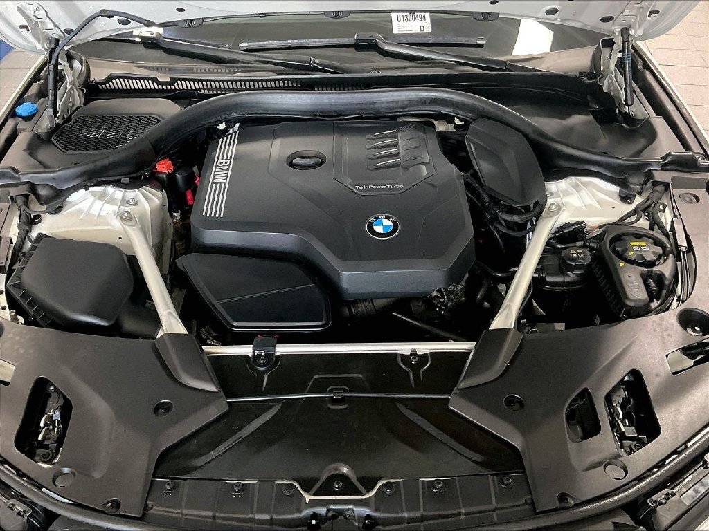 Used 2023 Alpine White BMW 530i xDrive image 30