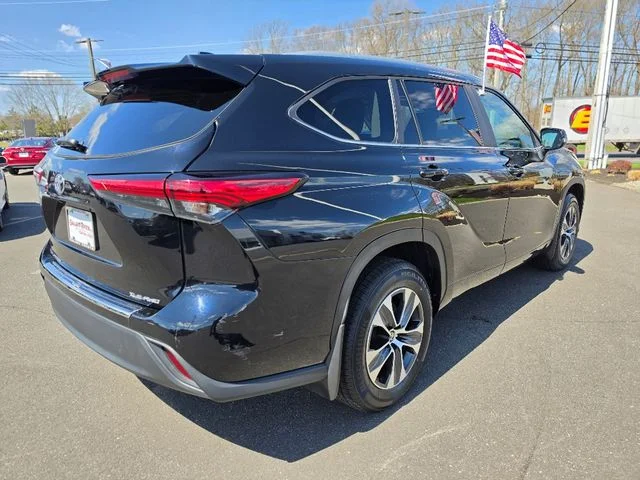 2023 Toyota Highlander XLE - Photo 7
