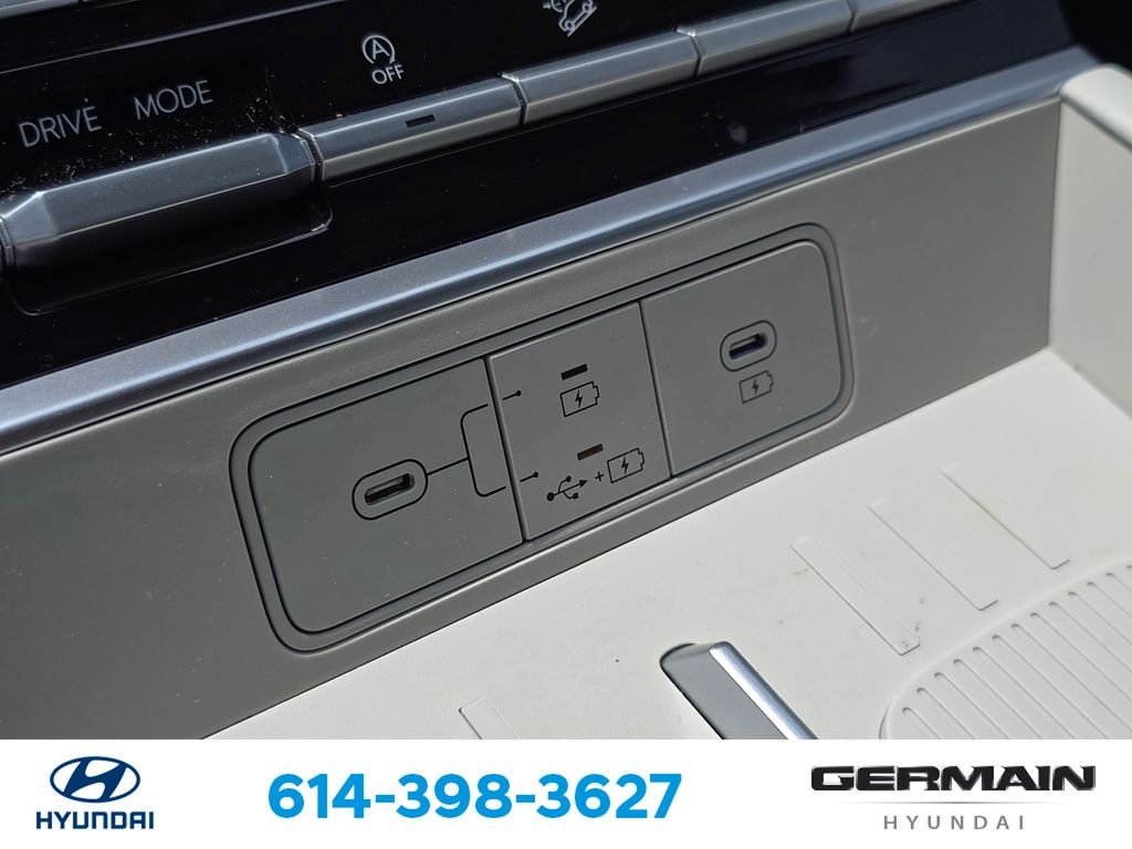 Used 2025 Gray Hyundai SE image 31