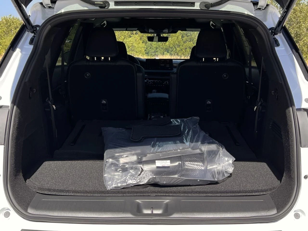 New 2027 RADIANT WHITE INFINITI Sport AWD image 26