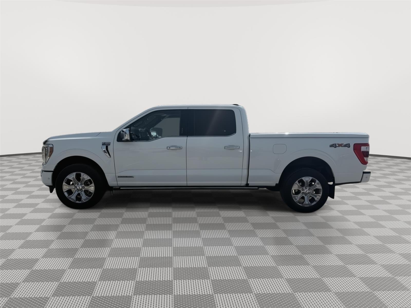 Certified Used 2022 Star White Metallic Tri-Coat Ford Platinum image 4