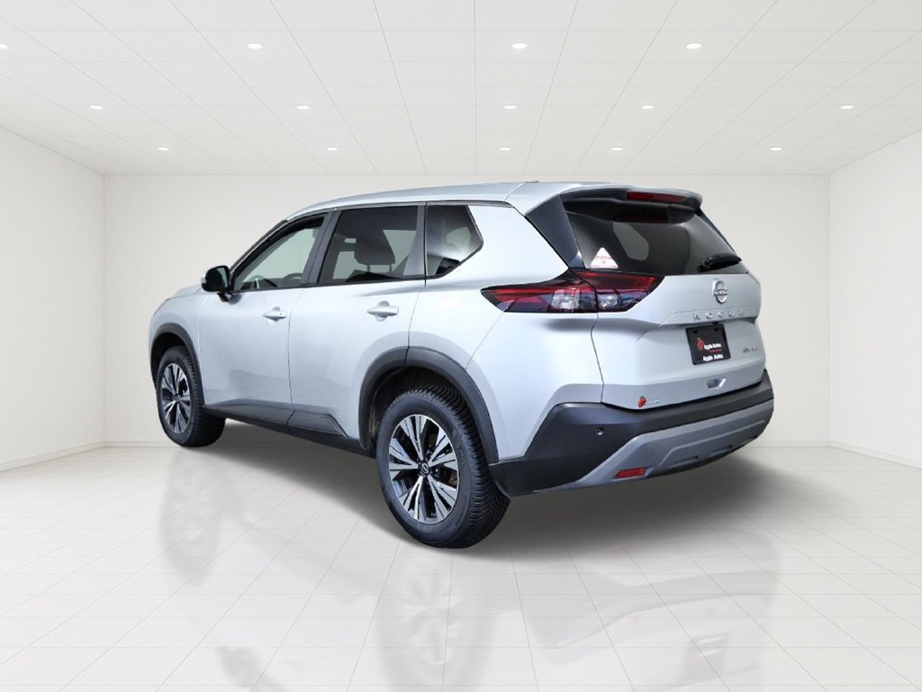 Used 2023 Silver Nissan SV image 4