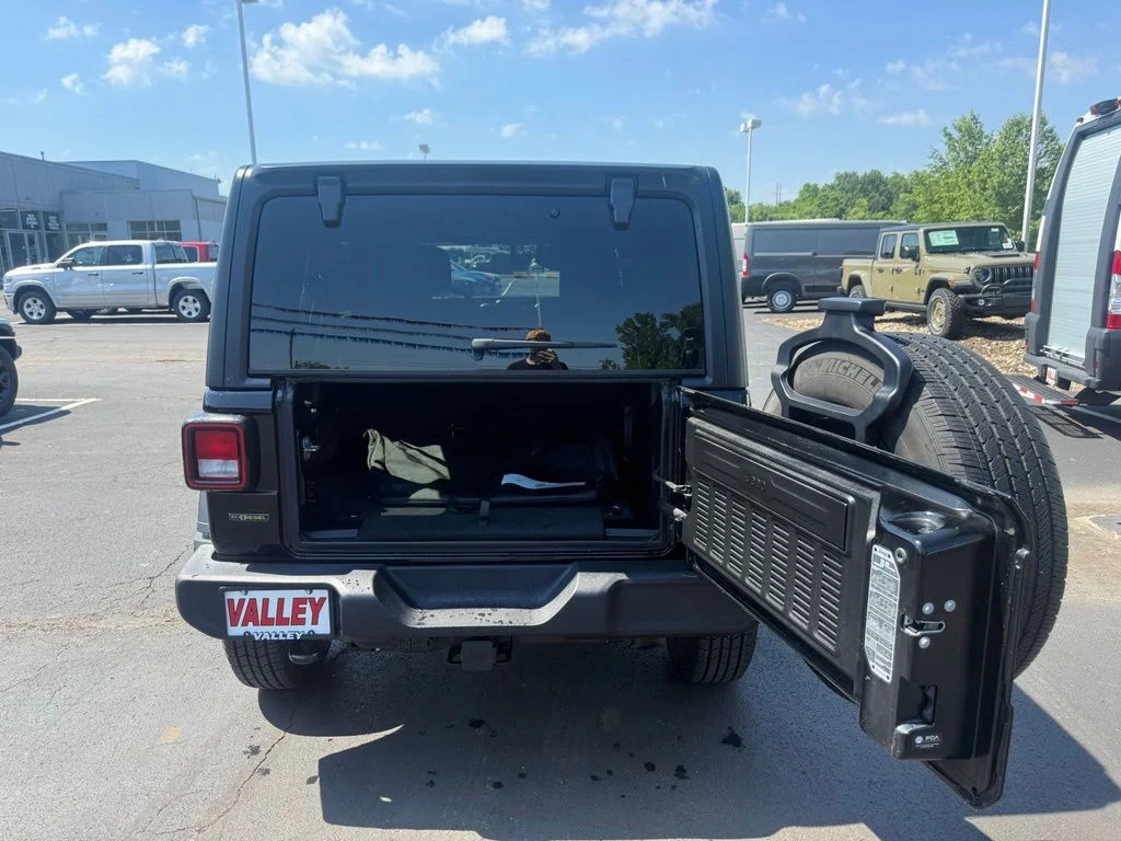 Used 2022 Black Jeep Unlimited Sport S image 48