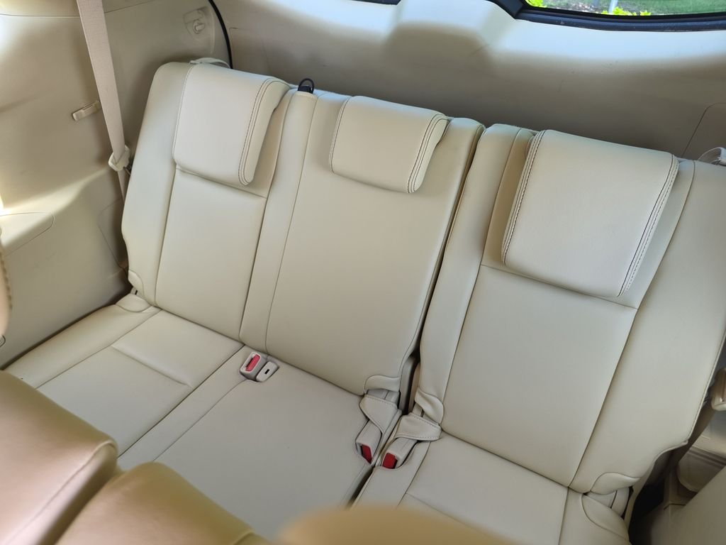 Used 2015 Red Toyota XLE V6 image 20