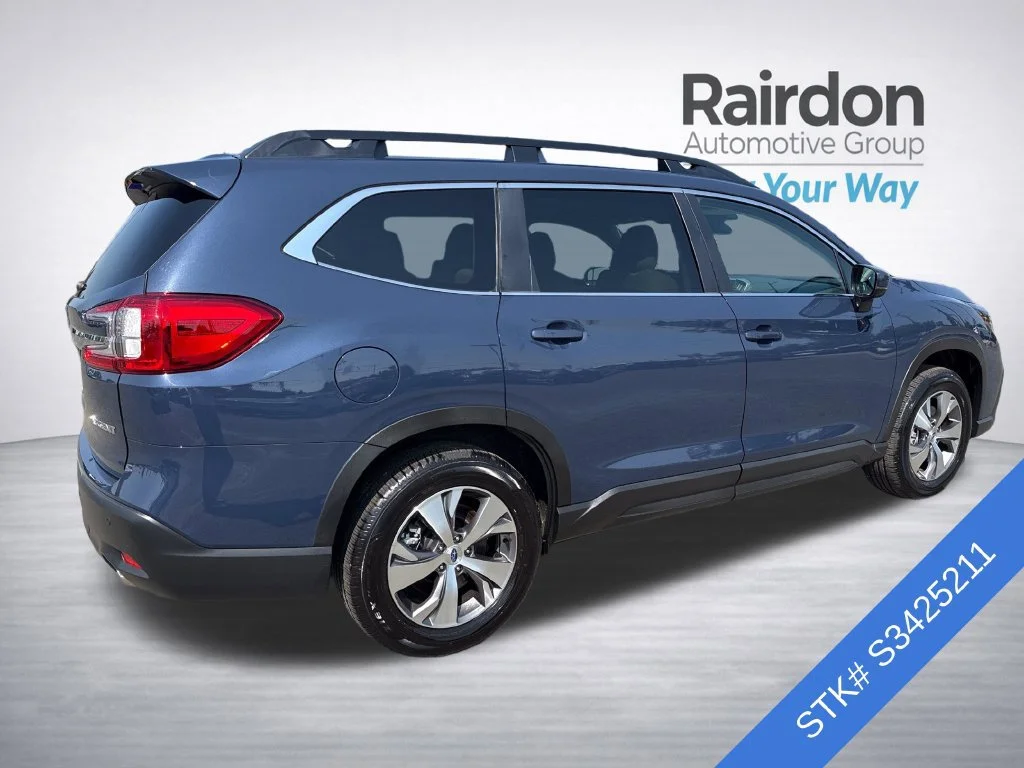 Used 2025  Subaru Premium image 3