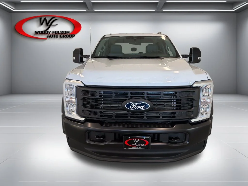 New 2027 Oxford White Ford F-550® XL image 2
