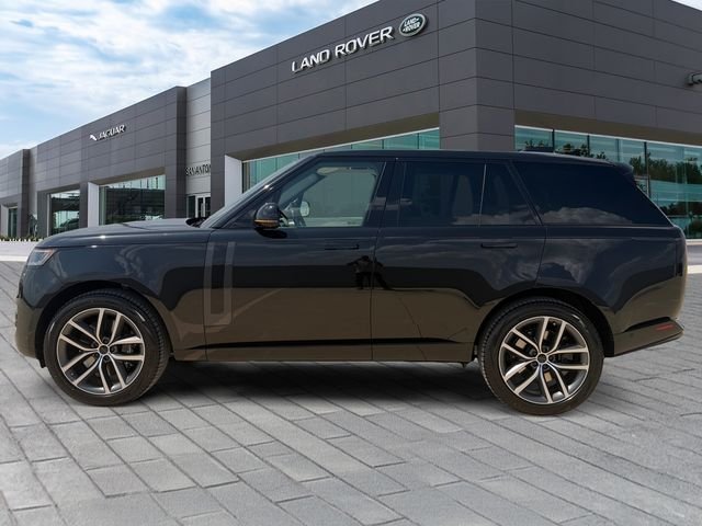 New 2026 Santorini Black Land Rover SE image 2