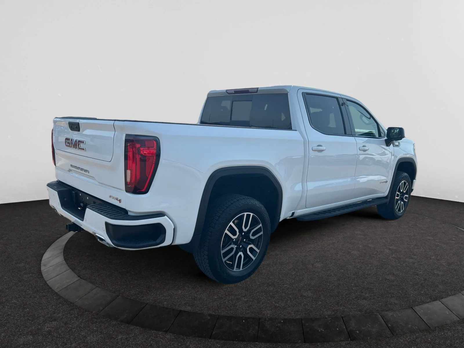 Used 2025 White GMC AT4 Crew Cab 3.0L Leather Sunroof Navigation 4x4 image 5