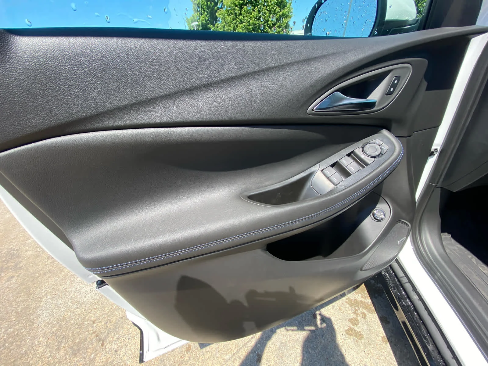 New 2026 Summit White Buick Sport Touring image 7