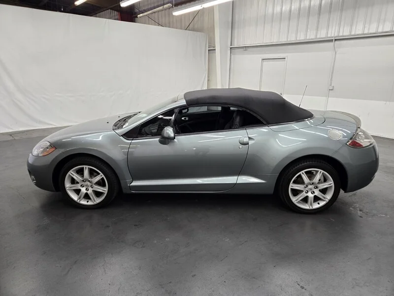 Used 2007  Mitsubishi GT image 2