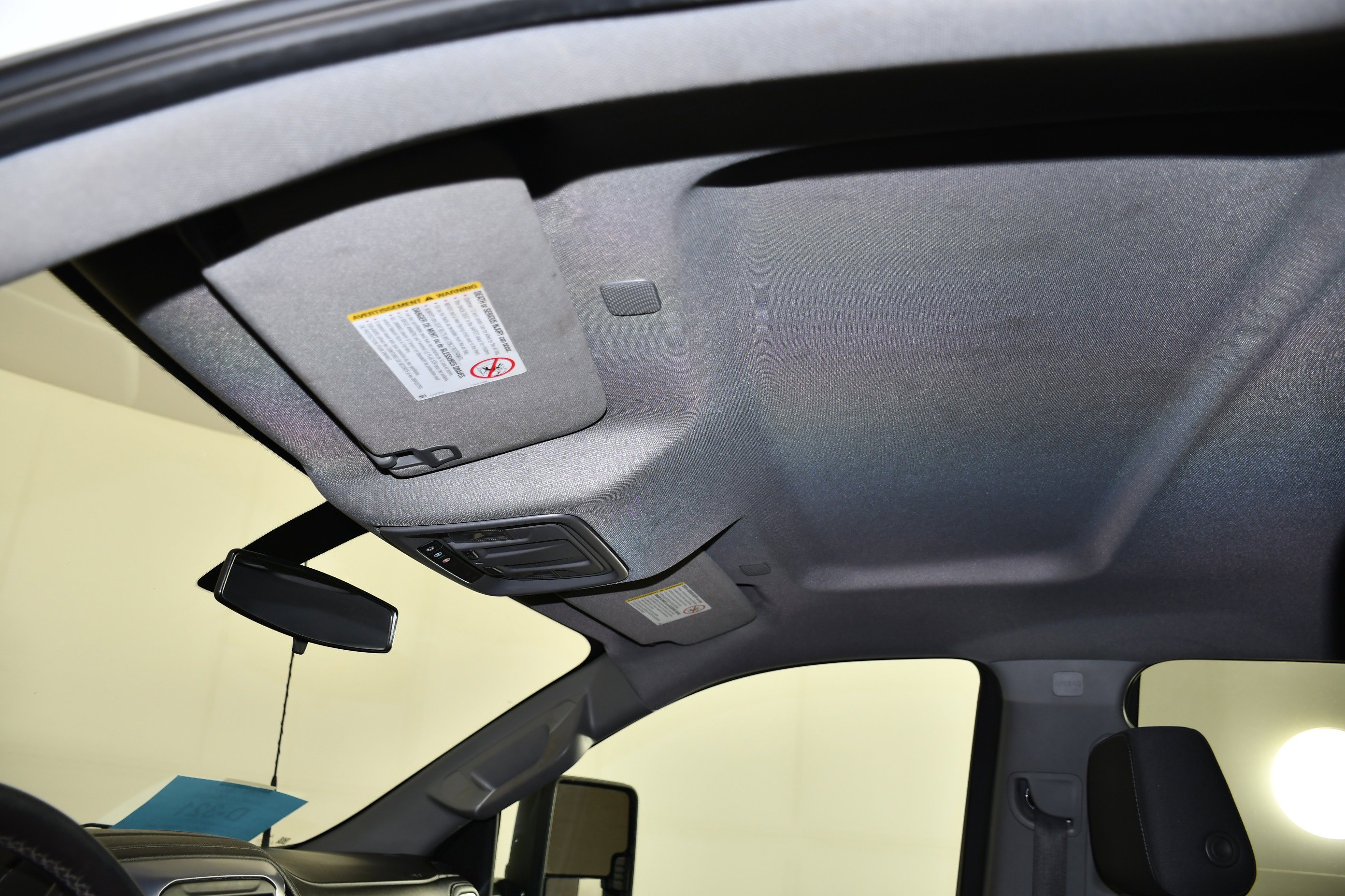 Used 2022 White GMC SLE image 43